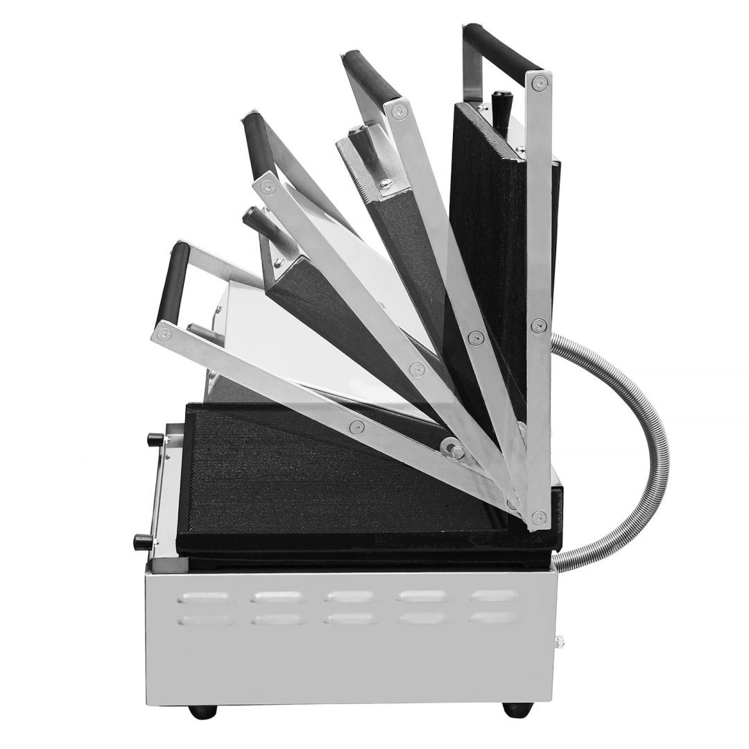 Grill RN101-A w akcji, przygotowujący panini